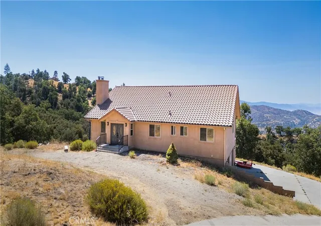 Homes for sale in Tehachapi, CA | 29600 Goldspike Rd, Tehachapi, CA 93561 | MLS# SR26129013