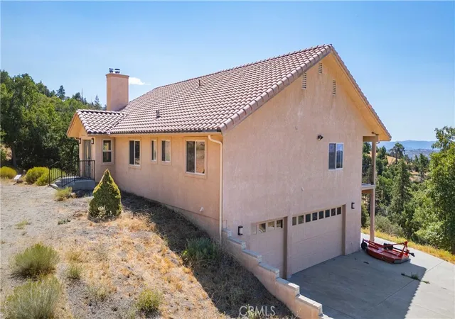 Homes for sale in Tehachapi, CA | 29600 Goldspike Rd, Tehachapi, CA 93561 | MLS# SR26129013