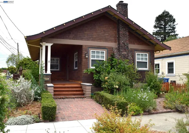 Photo 3 of Sale Pending at 2860 Jackson St, Alameda, CA 94501 | MLS# 41138260 | Listing updated on 2026-07-12