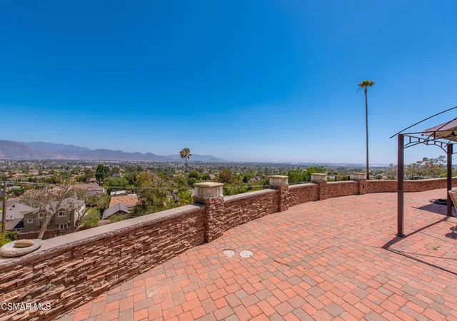 Homes for sale in Camarillo, CA | 315 N Loop Dr, Camarillo, CA 93010 | MLS# 226002777