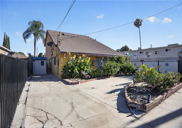 Photo 2 of Single family home for sale at 16042 Kittridge, Van Nuys, CA 91406 | MLS# SR26129074 | Listing updated on 2026-10-05
