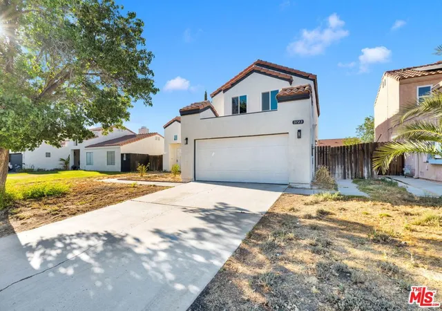Homes for sale in Palmdale, CA | 3723 Hollowglen Dr, Palmdale, CA 93550 | MLS# 26846827