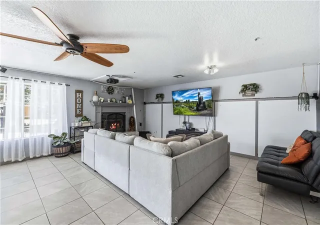 3rd image of 9740 E Avenue G10, Lancaster, CA 93535 | MLS# SR26129116