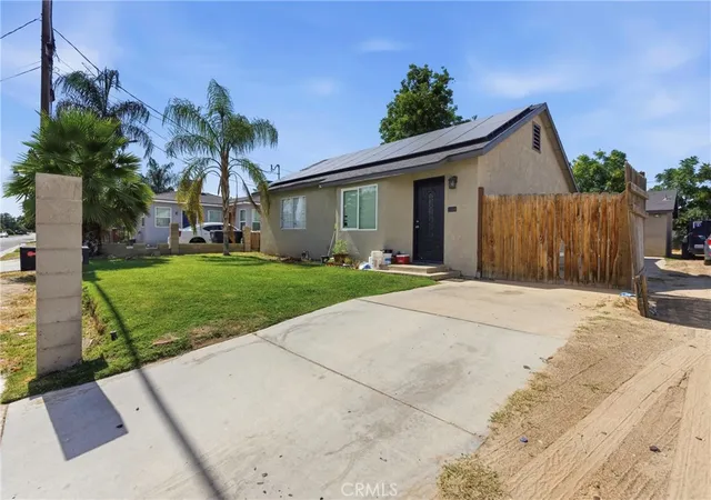 Listing Photo 5 - Condo for sale in building located at 1724th Ter Wy, Bakersfield, CA 93304