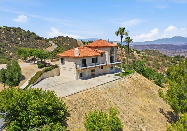 Photo 3 of Single family home for sale at 20655 Paseo Montana, Murrieta, CA 92562 | MLS# SW26128630 | Listing updated on 2026-09-26