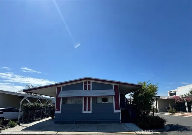 Photo 2 of Manufactured home for sale at 4000 Pierce #278, Riverside, CA 92505 | MLS# IG26129146 | Listing updated on 2026-06-26