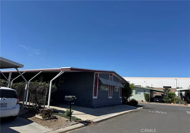 Photo 3 of Manufactured home for sale at 4000 Pierce #278, Riverside, CA 92505 | MLS# IG26129146 | Listing updated on 2026-06-26