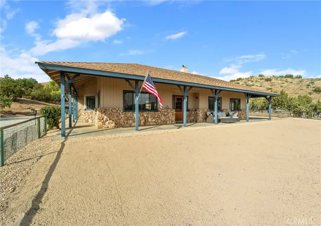 Homes for sale in Agua Dulce, CA | 6535 Juniper Crest Rd, Agua Dulce, CA 91390 | MLS# SR26129163