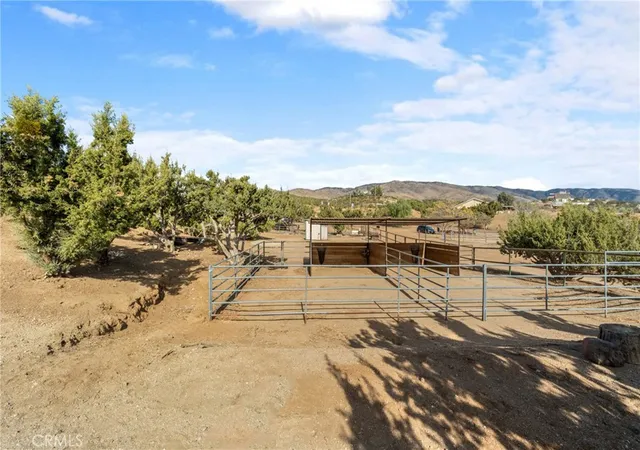 Homes for sale in Agua Dulce, CA | 6535 Juniper Crest Rd, Agua Dulce, CA 91390 | MLS# SR26129163