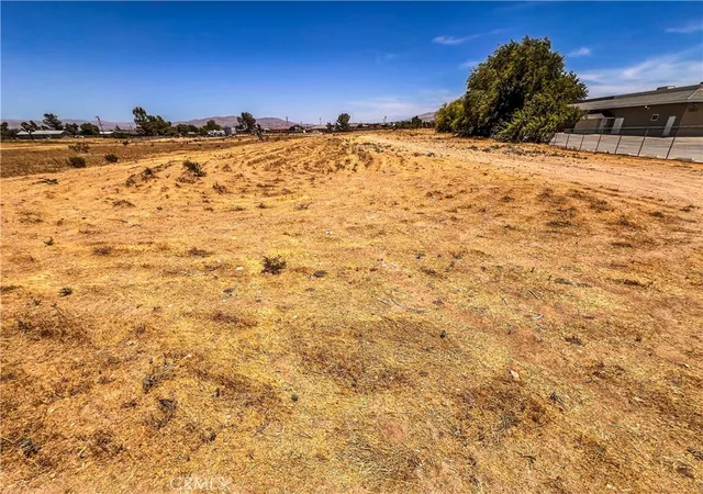2nd image of 11125 Hesperia Rd, Hesperia, CA 92345 | MLS# CV26129165