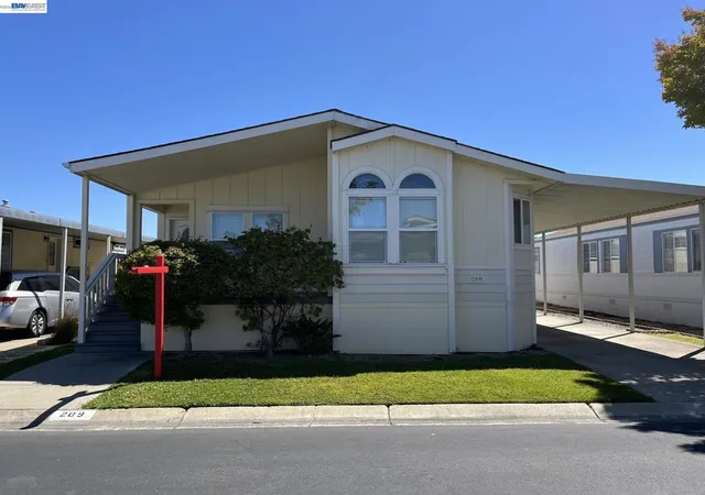 Homes for sale in San Leandro, CA | 209 Santa Susana, San Leandro, CA 94579 | MLS# 41138275