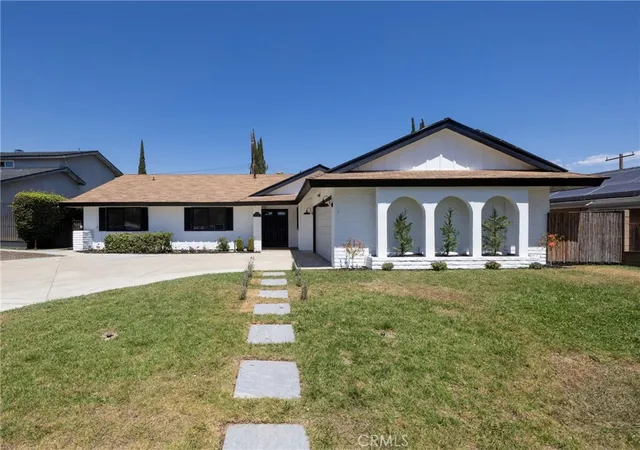 1st image of 1370 Edgefield, Upland, CA 91786 | MLS# IV26129177