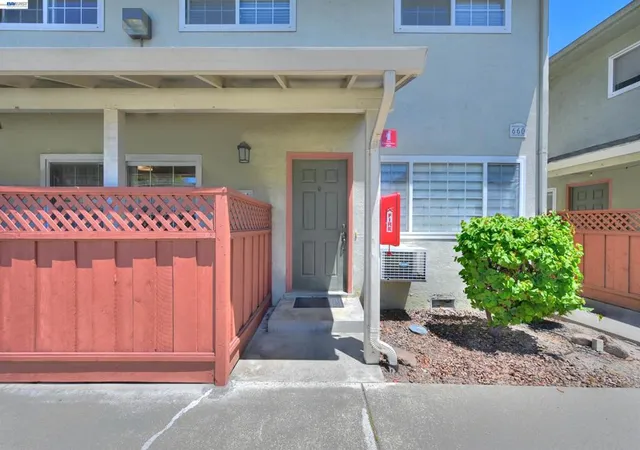 Homes for sale in San Leandro, CA | 660 Fargo Ave #6, San Leandro, CA 94579 | MLS# 41138278