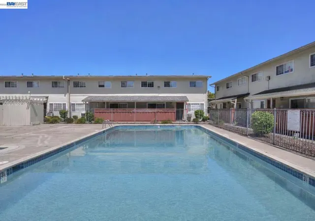 Homes for sale in San Leandro, CA | 660 Fargo Ave, San Leandro, CA 94579 | Houzeo