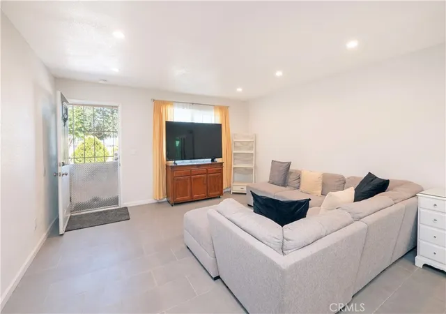 Photo 4 of Sale Pending at 10707 Redwood, Hesperia, CA 92345 | MLS# CV26127073 | Listing updated on 2026-09-21