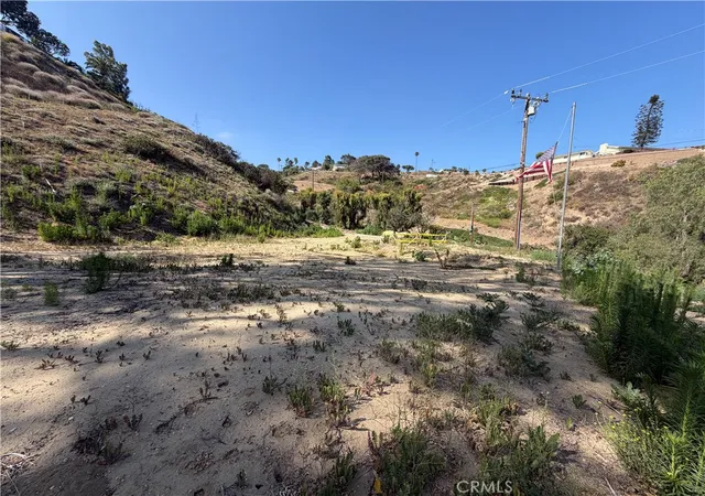 8th image of 250 W Highland Dr, Camarillo, CA 93010 | MLS# BB26128499
