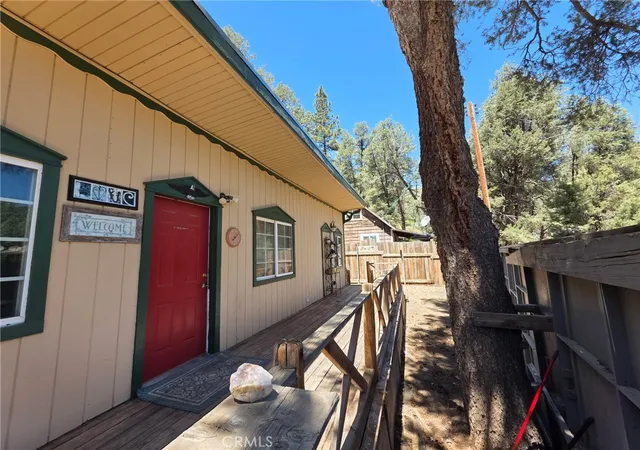 Photo 2 of Single family home for sale at 407 Lakeview, Frazier Park, CA 93225 | MLS# SW26129092 | Listing updated on 2026-09-20