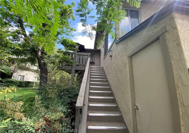 Photo 3 of Condo for sale at 136 Echo Run, Irvine, CA 92614 | MLS# SB26122183 | Listing updated on 2026-09-25