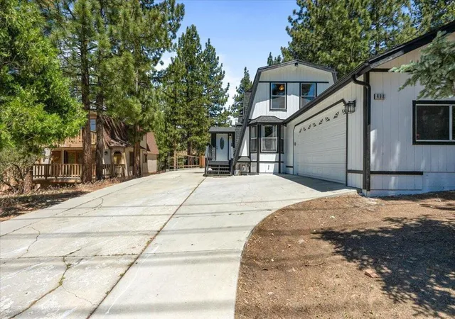 3rd image of 498 Division Dr, Big Bear City, CA 92314 | MLS# 219149173DA