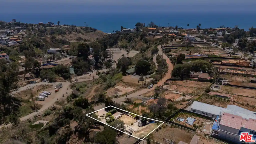 Photo 1 of Land for sale at 627 N Marquette St, Pacific Palisades, CA 90272 | MLS# 26842229 | Listing updated on 2026-10-23