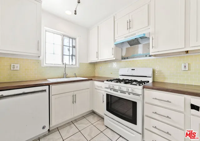 Photo 4 of Single family home for sale at 4927 W 99th Street, Inglewood, CA 90301 | MLS# 26838245 | Listing updated on 2026-10-05