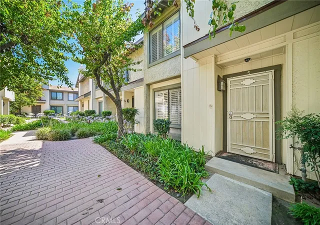 2nd image of 9621 Sepulveda #5, North Hills, CA 91343 | MLS# SR26127088
