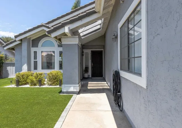 Homes for sale in Vista, CA | 538 Jobe Hill Dr, Vista, CA 92081 | MLS# NDP2605722