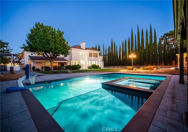 Photo 2 of Single family home for sale at 40113 Tesoro Ln, Palmdale, CA 93551 | MLS# SR26127432 | Listing updated on 2026-10-01