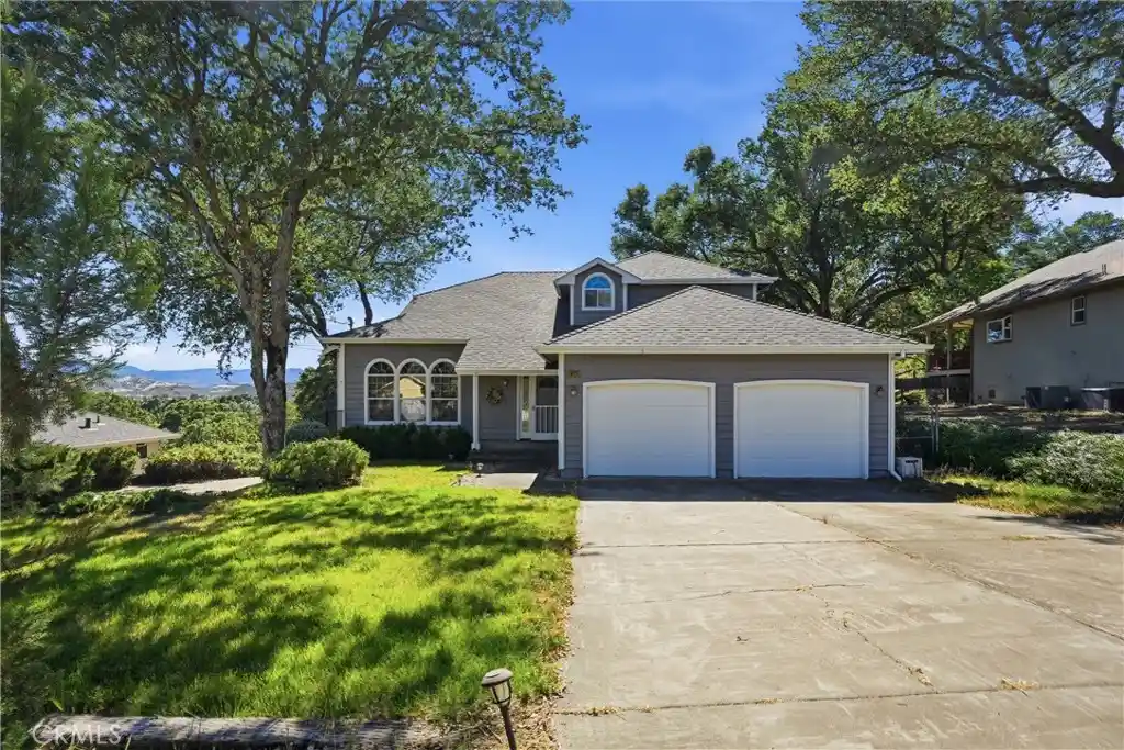 Photo 1 of Single family home for sale at 18325 Pinnacle Ct, Hidden Valley Lake, CA 95467 | MLS# LC26129150 | Listing updated on 2026-10-15