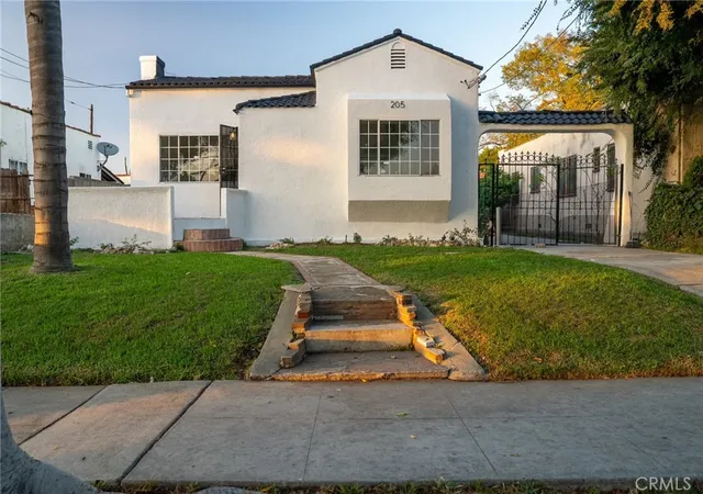 Homes for sale in Inglewood, CA | 205 W Hardy St, Inglewood, CA 90301 | MLS# DW26129402