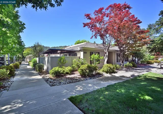 2nd image of 2217 Pine Knoll Dr #3, Walnut Creek, CA 94595 | MLS# 41138306