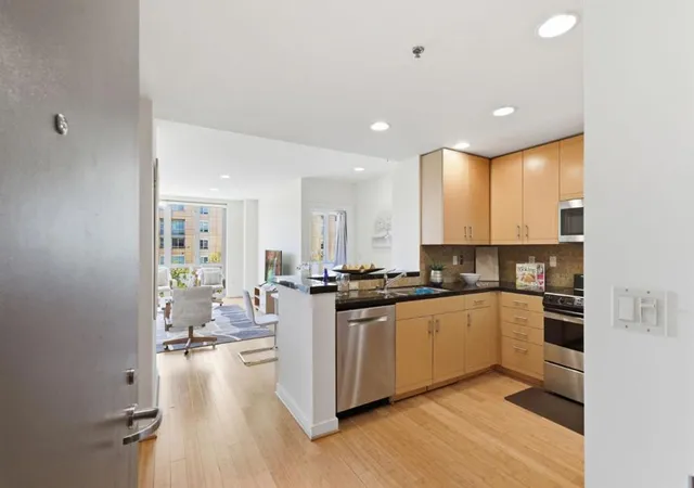 4th image of 255 Berry St, San Francisco, CA 94158