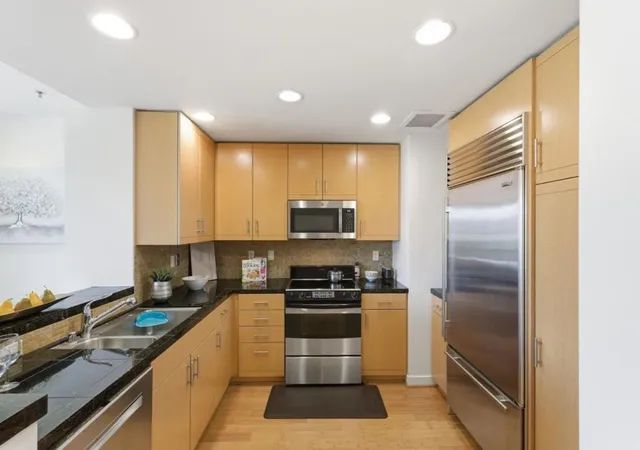 5th image of 255 Berry St, San Francisco, CA 94158