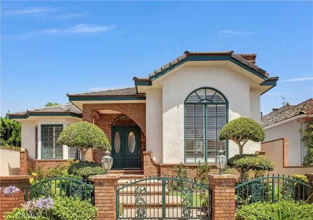 Photo 1 of Sale Pending at 236 Belmont, Long Beach, CA 90803 | MLS# PW26129406 | Listing updated on 2026-09-10