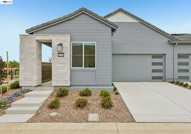 3rd image of 1095 Riverbend Dr, Brentwood, CA 94513 | MLS# 41138312