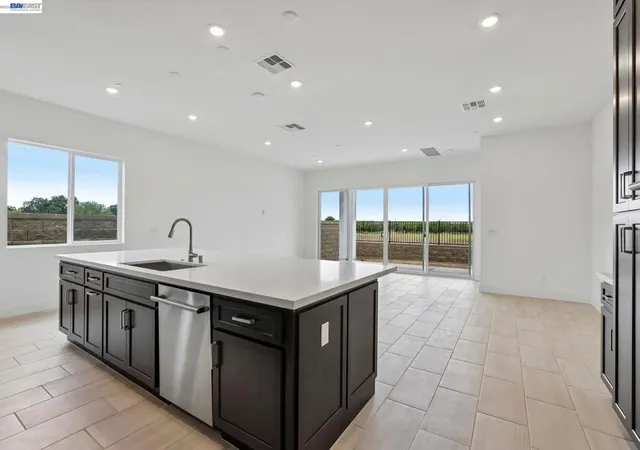 4th image of 1095 Riverbend Dr, Brentwood, CA 94513 | MLS# 41138312