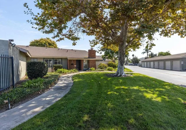 Listing Photo 3 - Condo for sale in building located at 307 Fireside St, Oceanside, CA 92058