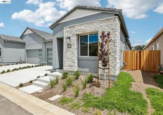 3rd image of 1087 Riverbend Dr, Brentwood, CA 94513 | MLS# 41138315