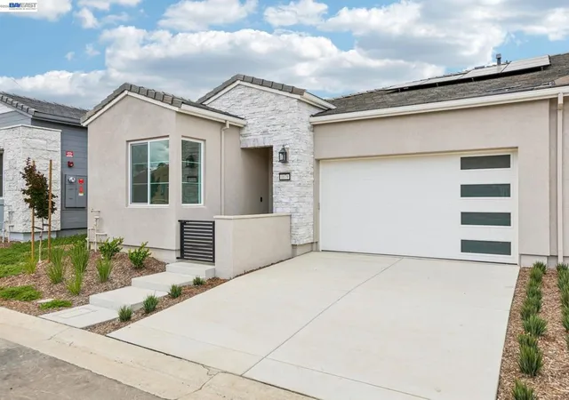 1st image of 1079 Riverbend Dr, Brentwood, CA 94513 | MLS# 41138316