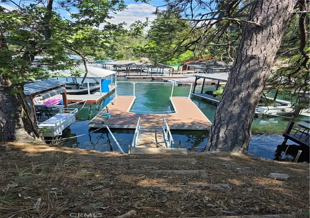 Photo 3 of House for sale at 464 S Single Slip, Lake Arrowhead, CA 92352 | MLS# IG26129501 | Listing updated on 2026-06-14