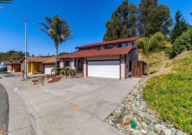 3rd image of 1243 Fairway Dr, El Sobrante, CA 94803 | MLS# 41138324