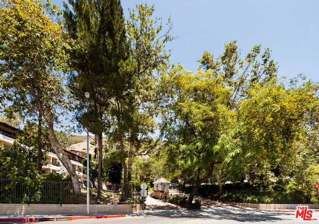 1st image of 2700 Cahuenga Blvd #4303, Los Angeles, CA 90068 | MLS# 26836417