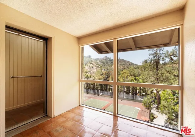 2nd image of 2700 Cahuenga Blvd #4303, Los Angeles, CA 90068 | MLS# 26836417