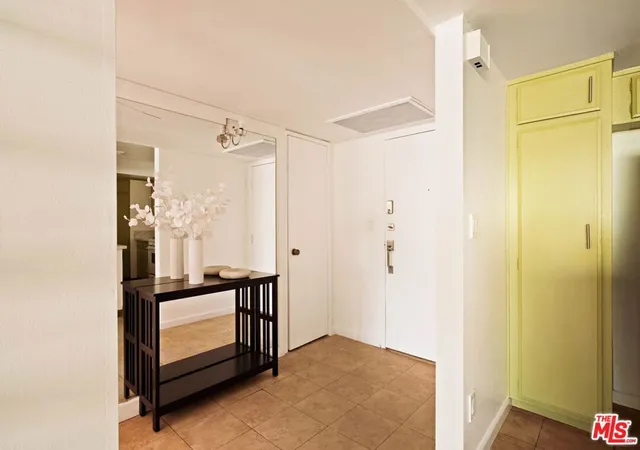 4th image of 2700 Cahuenga Blvd #4303, Los Angeles, CA 90068 | MLS# 26836417