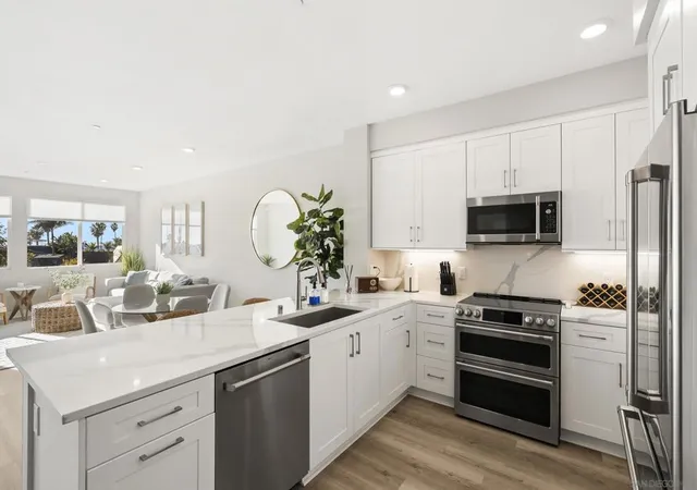 Listing Photo 4 - Condo for sale in building located at 1105 S Cleveland, Oceanside, CA 92054 - Unit #206