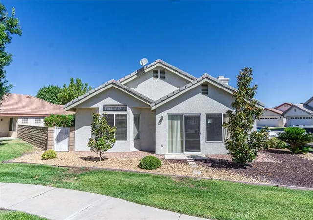 Photo 2 of Sale Pending at 19581 Saint Andrews Way, Apple Valley, CA 92308 | MLS# HD26129620 | Listing updated on 2026-09-09