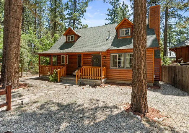 3rd image of 920 Tinkerbell, Big Bear City, CA 92314 | MLS# SW26129617