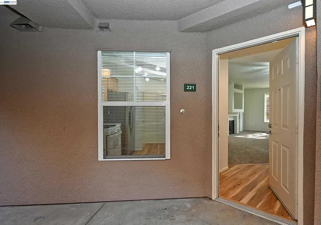 Homes for sale in Oakland, CA | 280 Caldecott Ln #221, Oakland, CA 94618 | MLS# 41138334