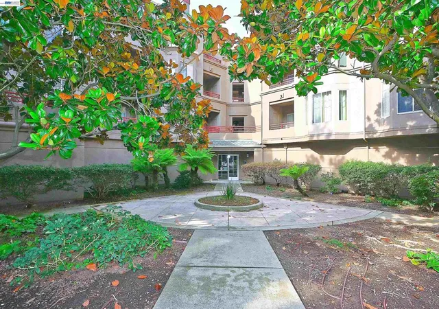 Homes for sale in Oakland, CA | 280 Caldecott Ln #221, Oakland, CA 94618 | MLS# 41138334