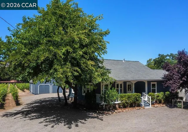 Photo 3 of Single family home for sale at 100 Foothill Blvd, Calistoga, CA 94515 | MLS# 41138335 | Listing updated on 2026-09-14